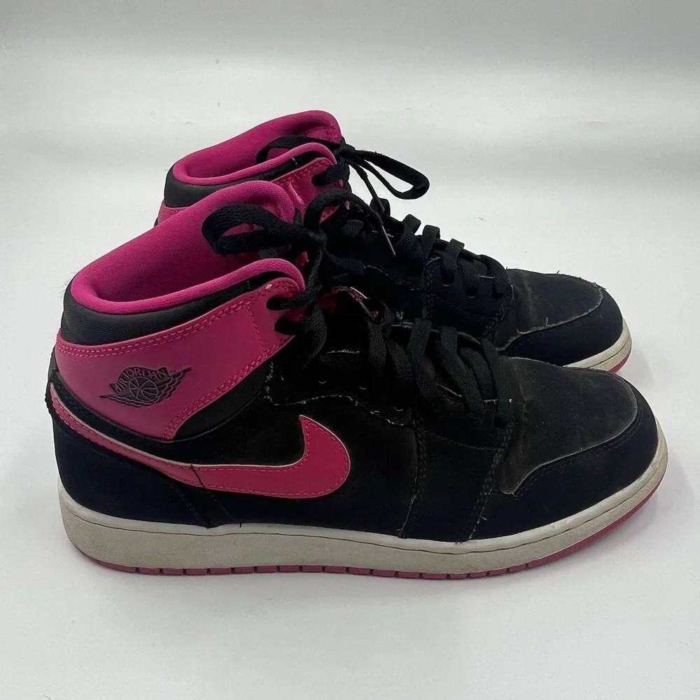 Nike Air Jordan 1 Retro High Vivid Pink‎ Sneakers Size 9Y No box